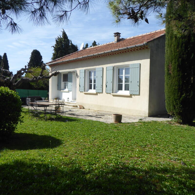 Villa plain-pied T4 sur terrain de 520 m² clos