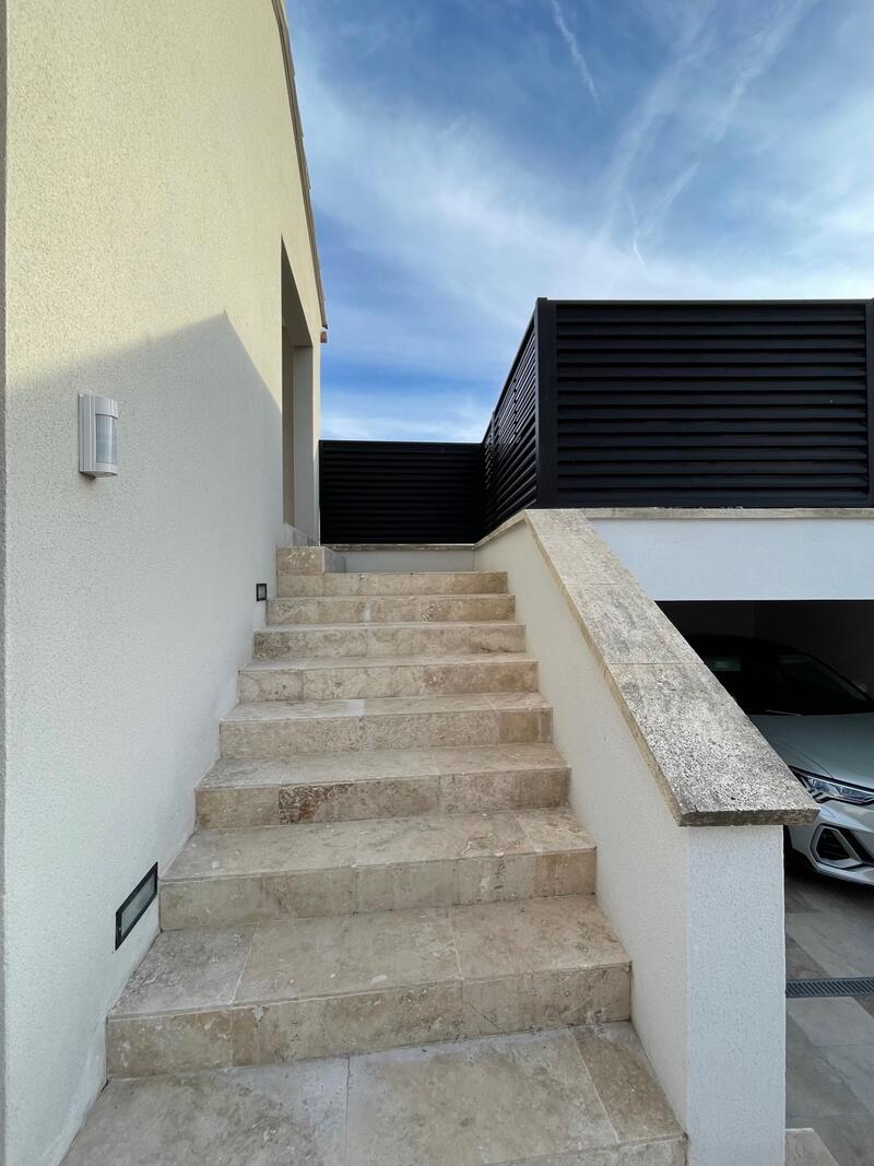 EXCLUSIVITÉ MORMOIRON