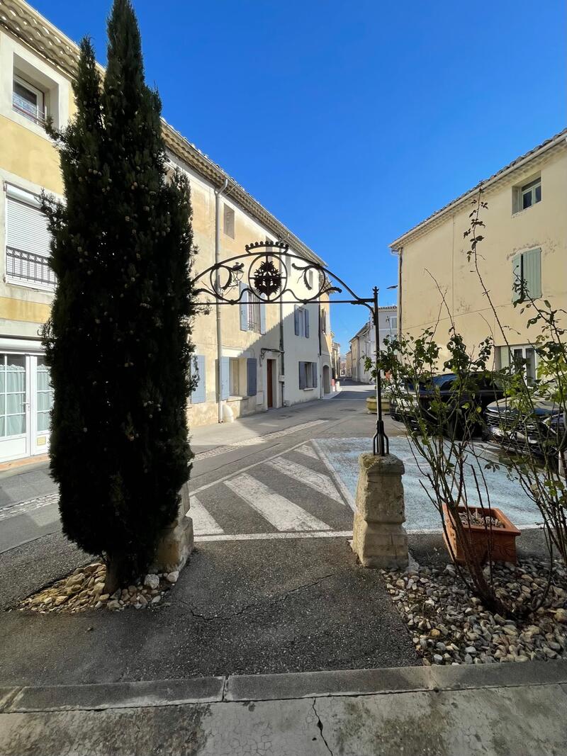 BÂTISSE XVIIème PAYS DES SORGUES