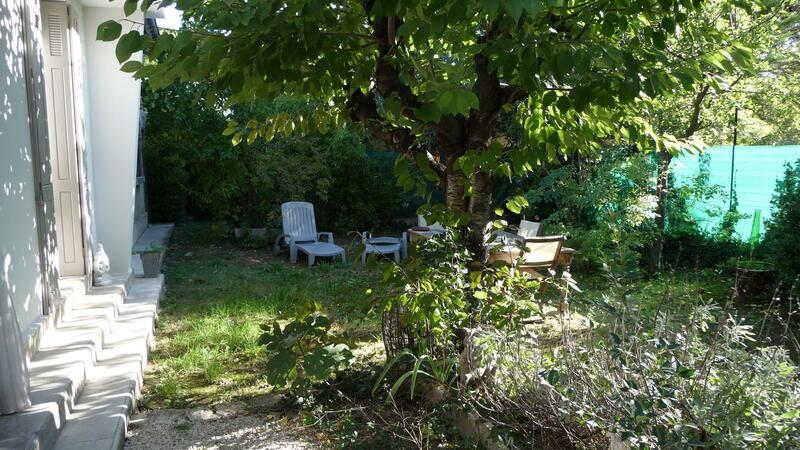 Villa T4 avec terrasse, jardin clos et arboré