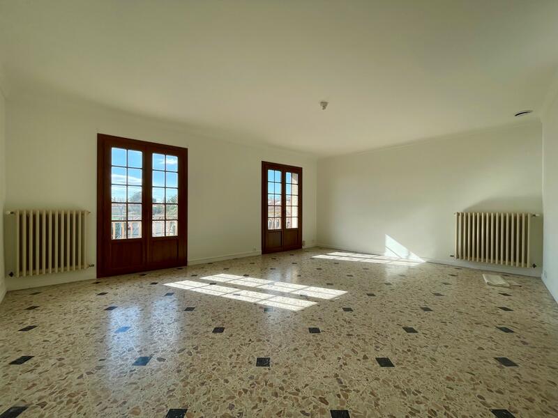 Bel appartement climatisé T4 au 2e étage