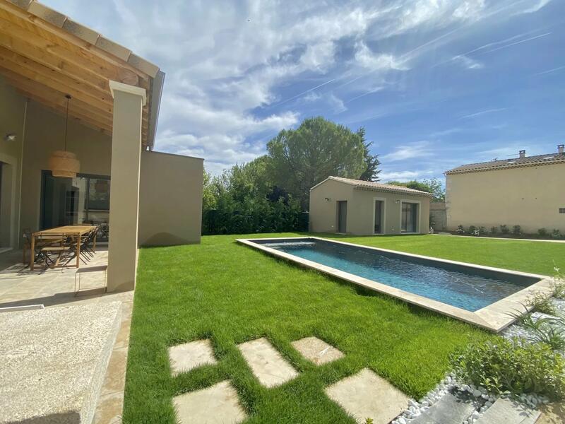 CHARMANTE VILLA NEUVE AVEC PISCINE