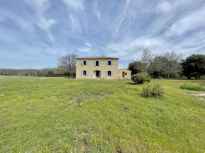 PROPRIETE EQUESTRE AU COEUR DU LUBERON
