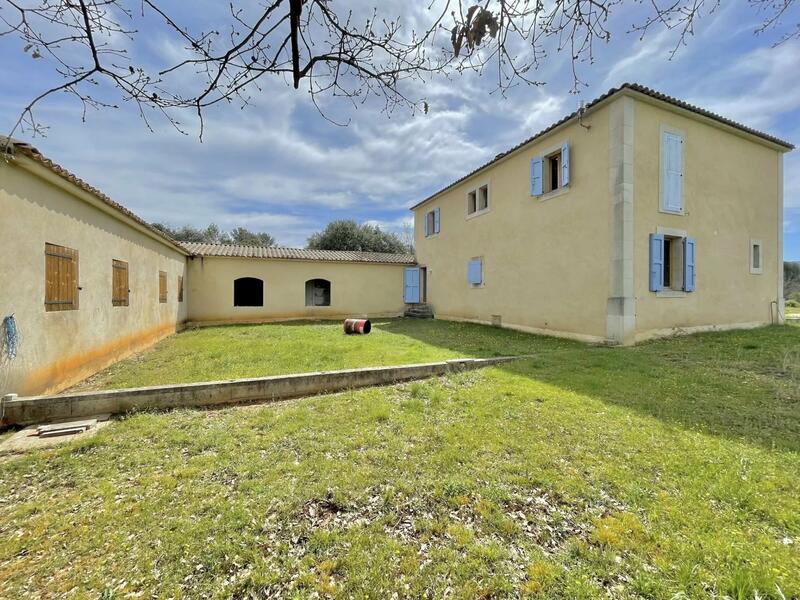 PROPRIETE EQUESTRE AU COEUR DU LUBERON