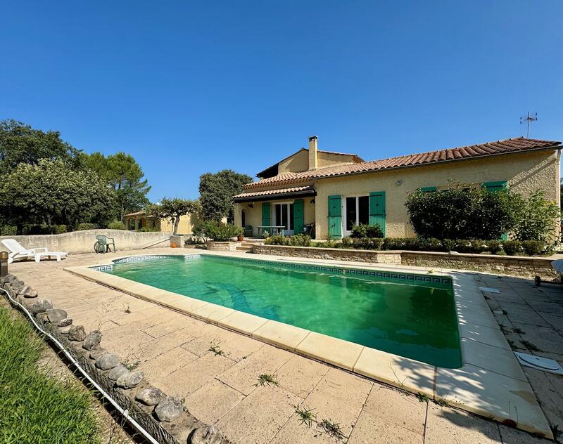 VILLA AVEC PISCINE ET GARAGE SAINT-DIDIER