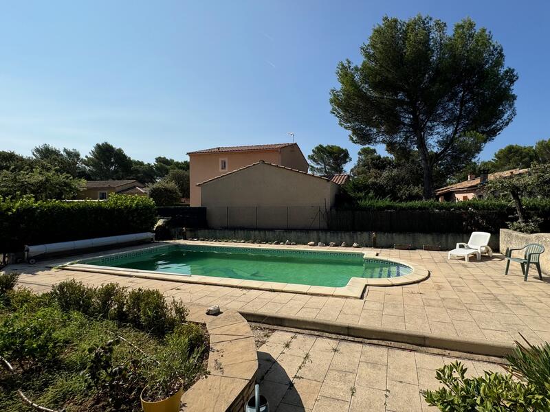 VILLA AVEC PISCINE ET GARAGE SAINT-DIDIER