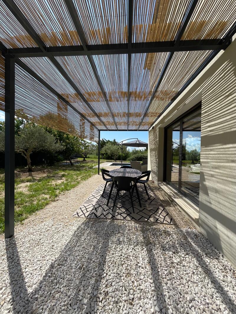 VILLA  avec  PISCINE et GARAGE SAINT-DIDIER
