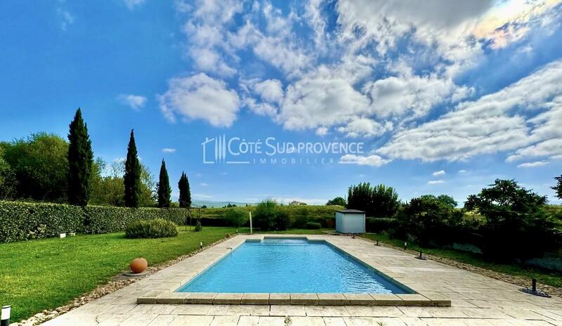 MAS LUMINEUX AVEC PISCINE ET VUE SUR LE MONT-VENTOUX