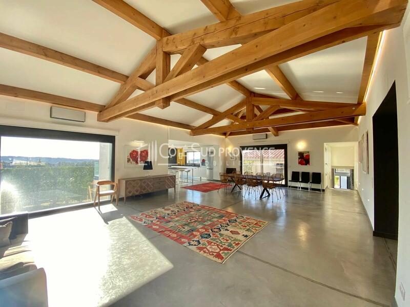 VILLA CONTEMPORAINE AVEC VUE PANORAMIQUE