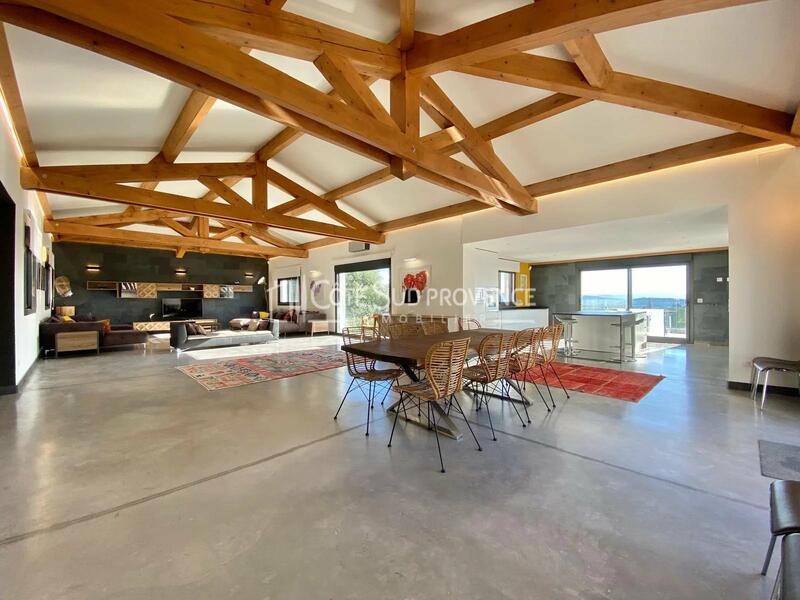 VILLA CONTEMPORAINE AVEC VUE PANORAMIQUE