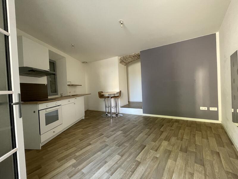 CAROMB _ Appartement centre village