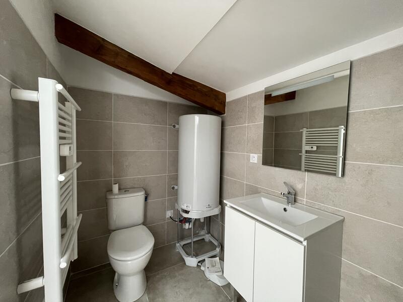 Caromb_Appartement T2 au 2e étage