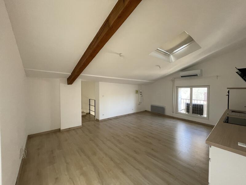 Caromb_Appartement T2 au 2e étage