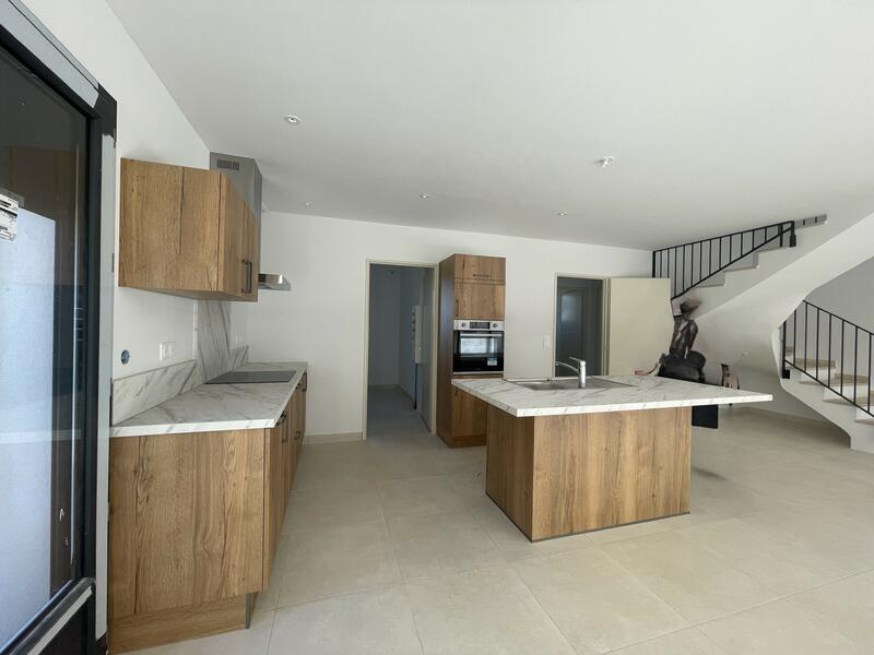 Villa mitoyenne T4 avec garage et jardin clos