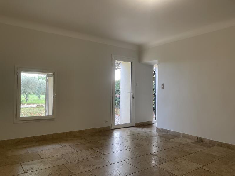 Partie de mas meublée T3 avec jardin clôturé en partie