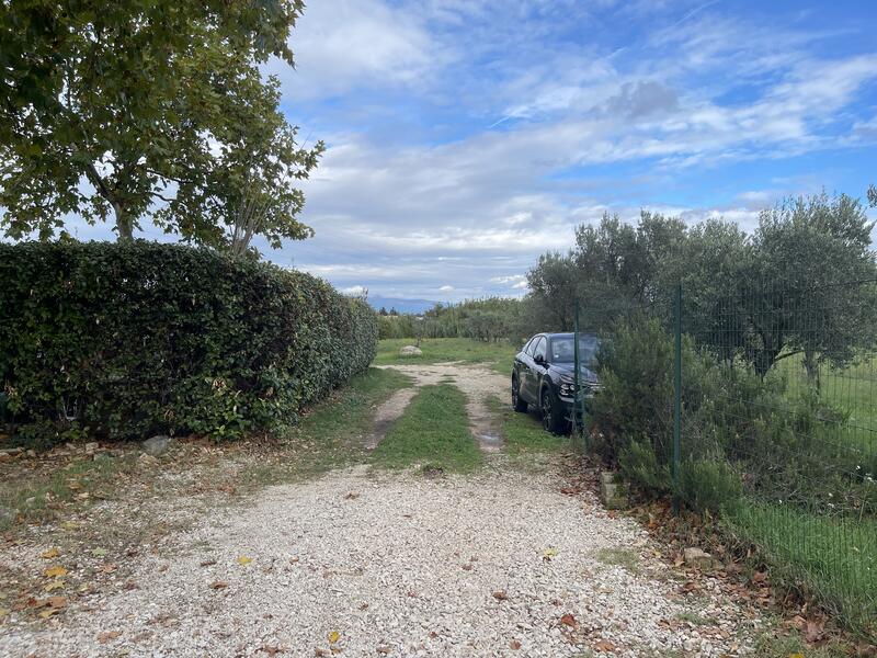 Partie de mas meublée T3 avec jardin clôturé en partie