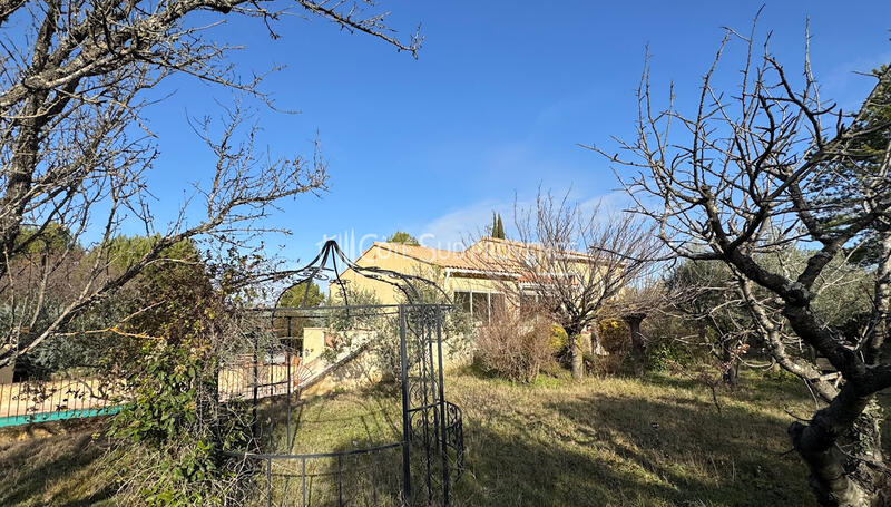 VILLA LA ROQUE SUR PERNES