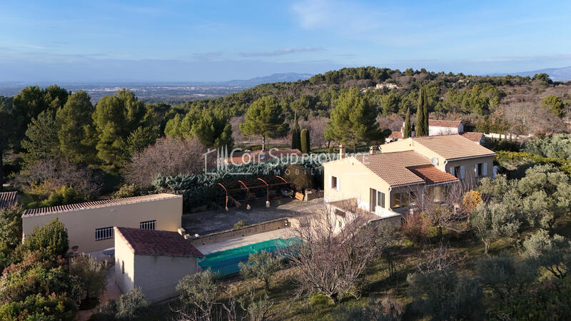 VILLA LA ROQUE SUR PERNES