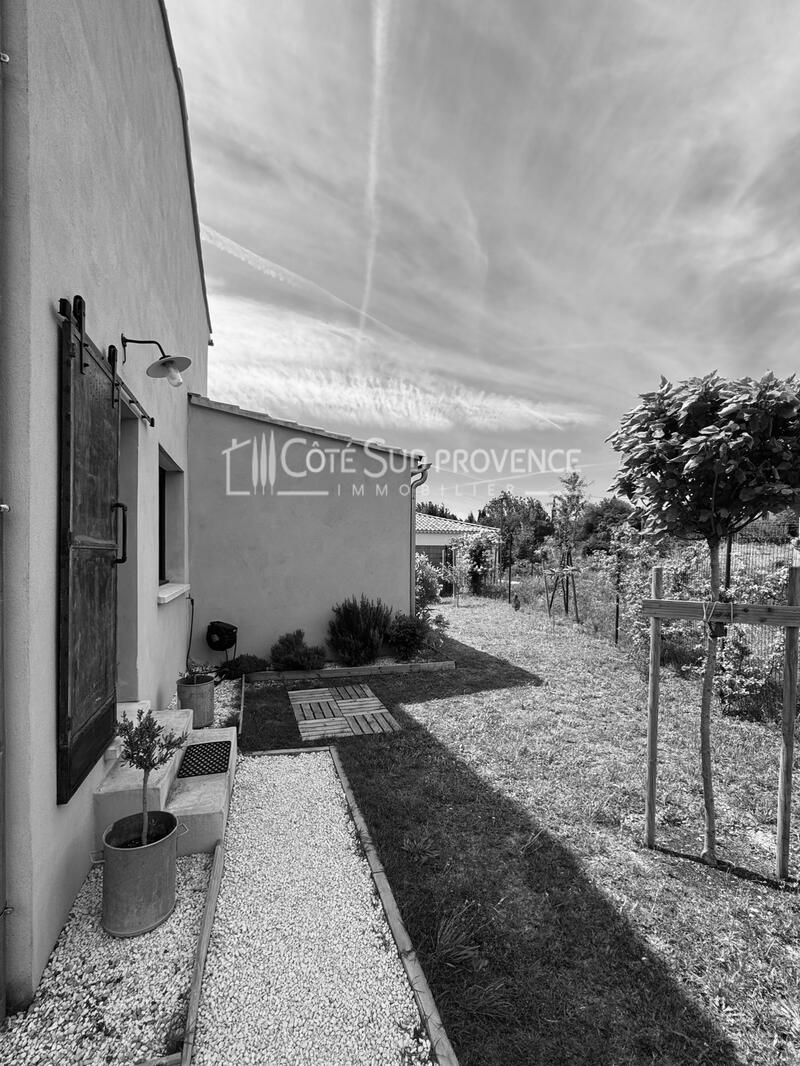 VILLA RECENTE PERNES LES FONTAINES