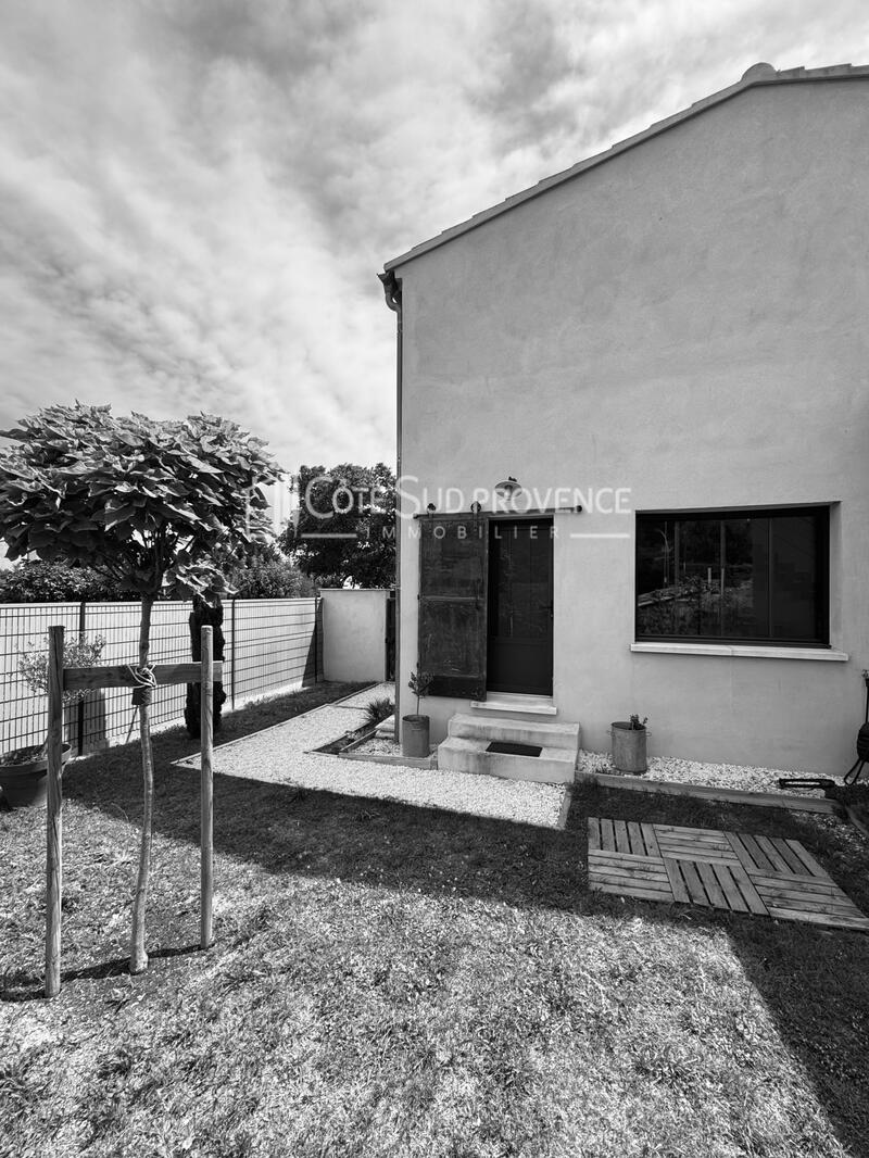 VILLA RECENTE PERNES LES FONTAINES