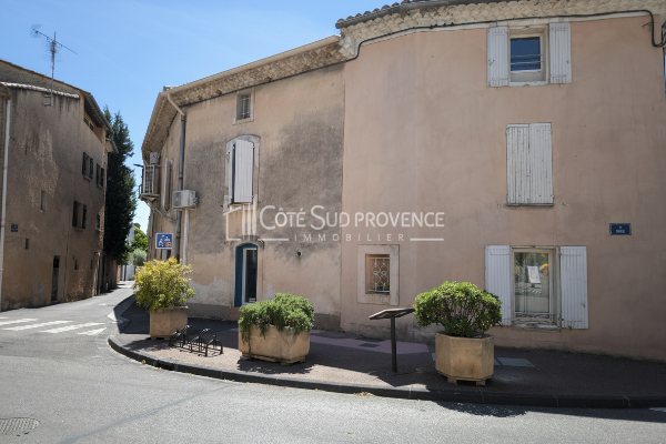ENSEMBLE IMMOBILIER CENTRE VILLES-SUR-AUZON