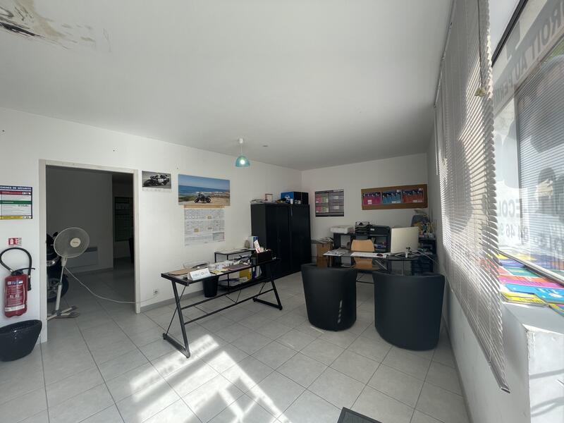 SAINT-DIDIER Local commercial 52 m²
