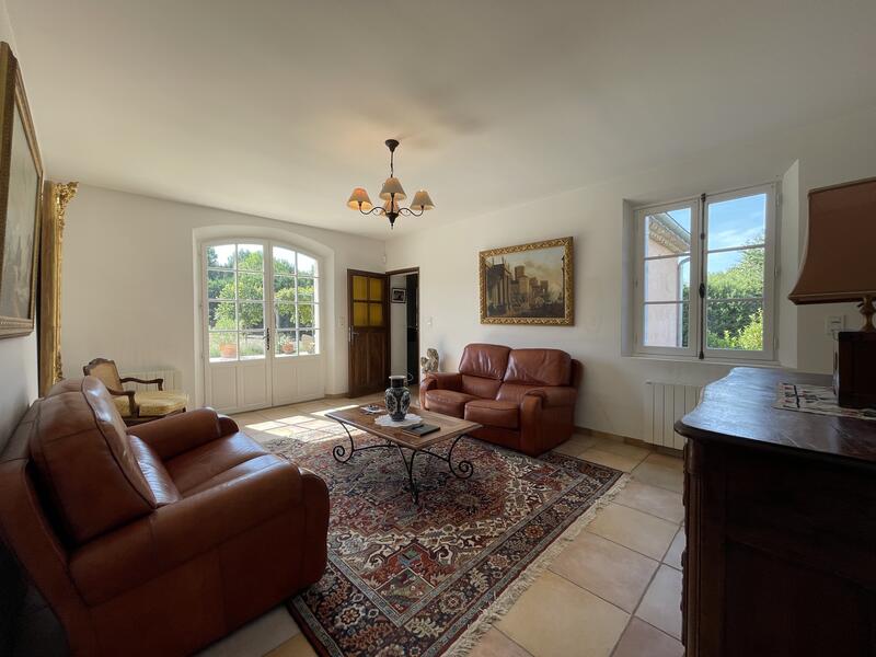 LA ROQUE-SUR-PERNES-Villa meublée- piscine-garage-2500 m² de terrain clos et arboré