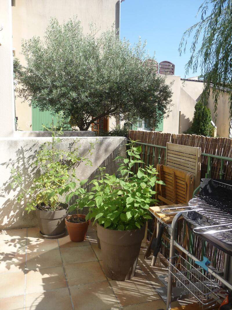 Pernes-les-Fontaines_Appartement T2_balcon_parking privatif